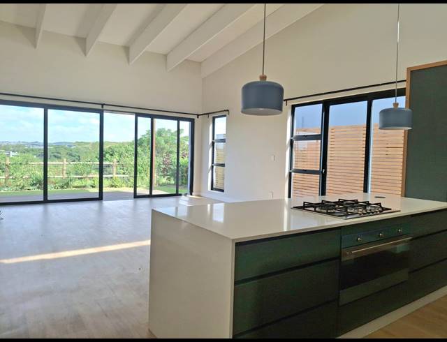 2 BEDROOM TOWNHOUSE FOR SALE IN SALT ROCK